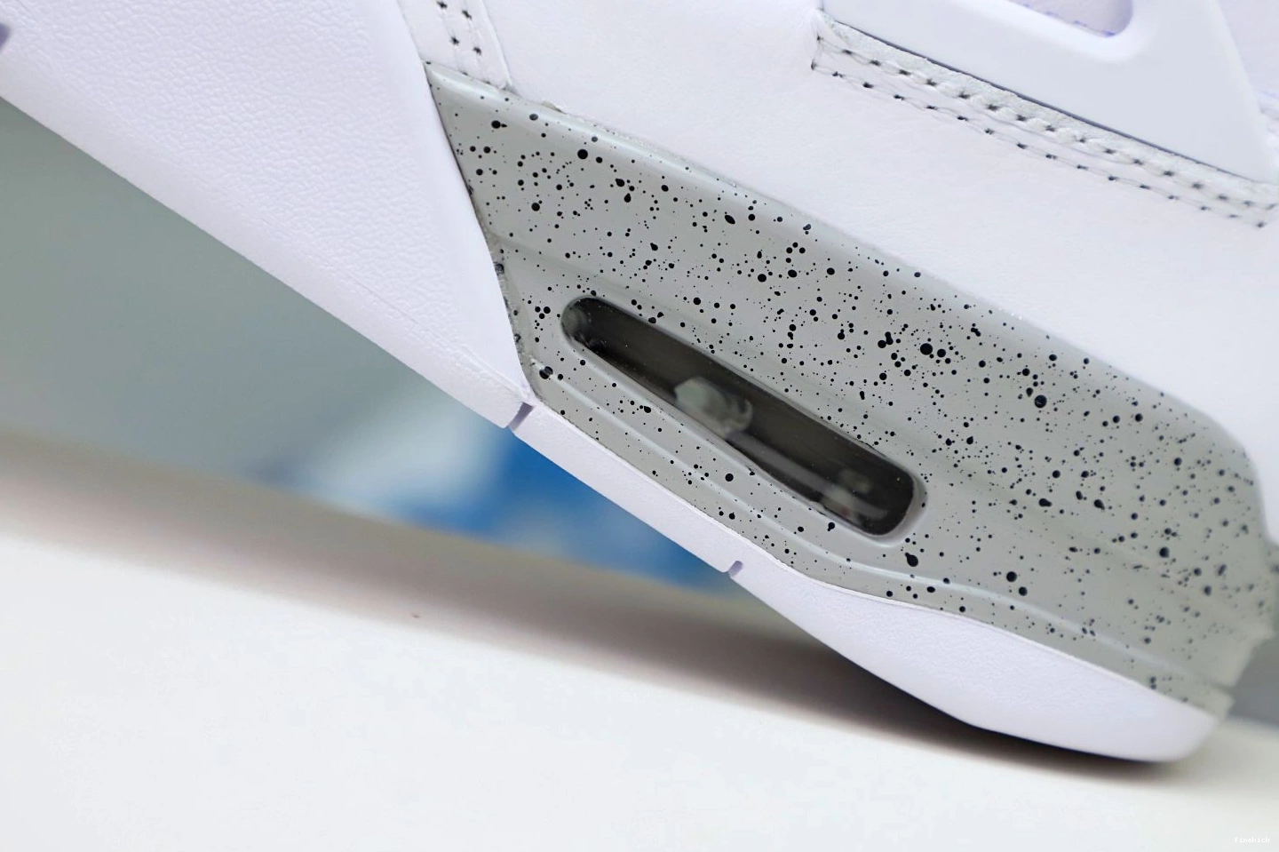 4 OREO' 'WHITE AIR JORDAN RETRO 1025